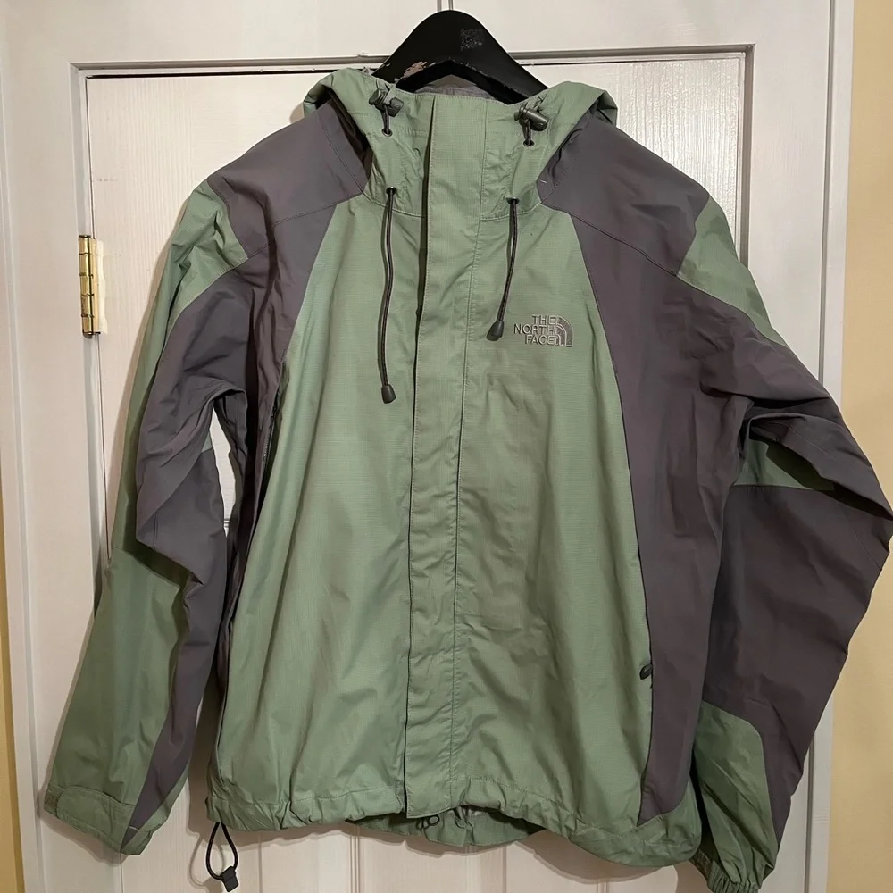 North Face Rain Jacket - Picture 1 of 4